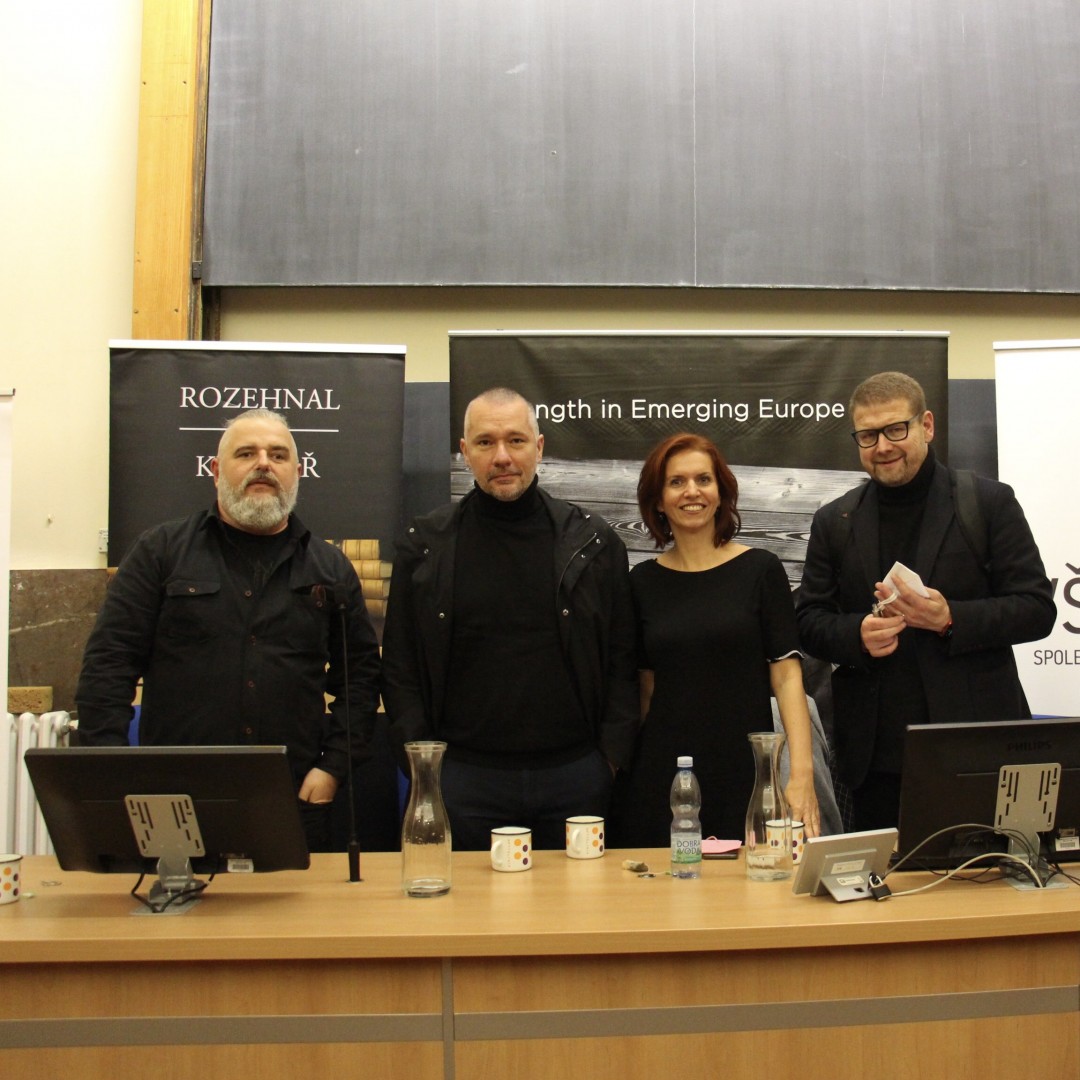 Vliv digitálních platforem a sociálních médií na svobodu slova a pluralismus