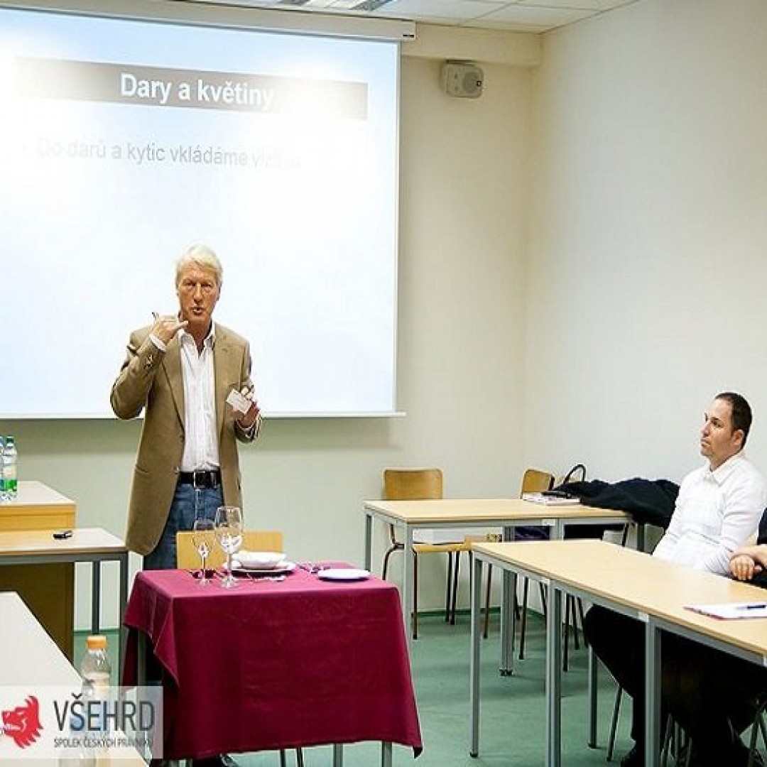 30. 11. 2011 - SEMINÁŘ LADISLAVA ŠPAČKA (STOLOVÁNÍ)