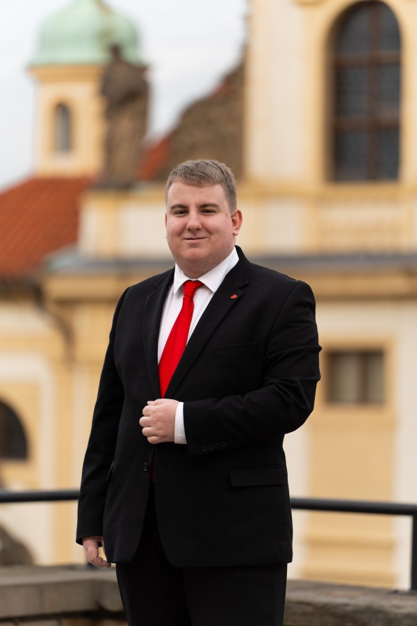  Lukáš Burian